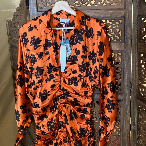 NEW NWT GANNI Ruched floral silk satin midi Dress - Picture 3 of 5